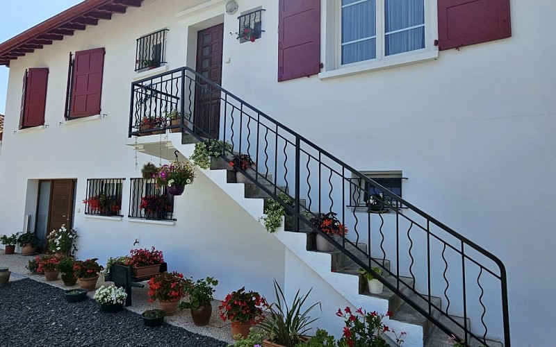 Façade et escaliers