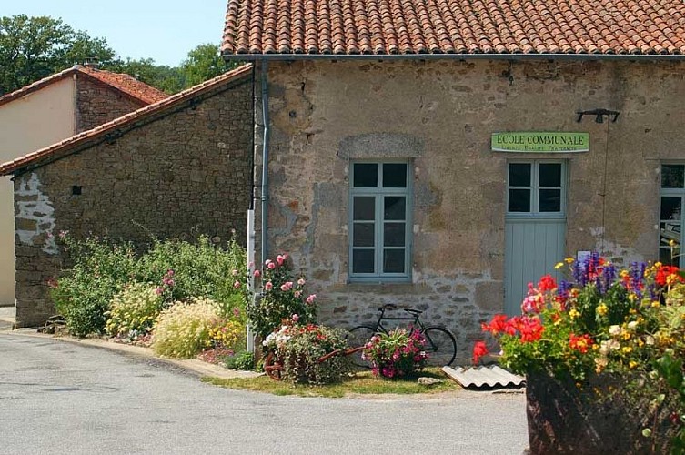 Montrol-Sénard, authentique village limousin