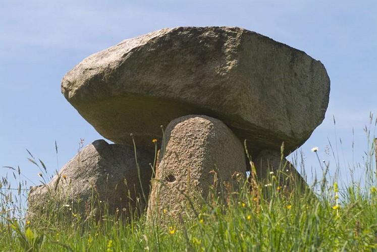 Le dolmen_1