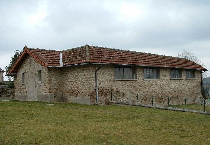 Extérieur du lavoir couvert_1