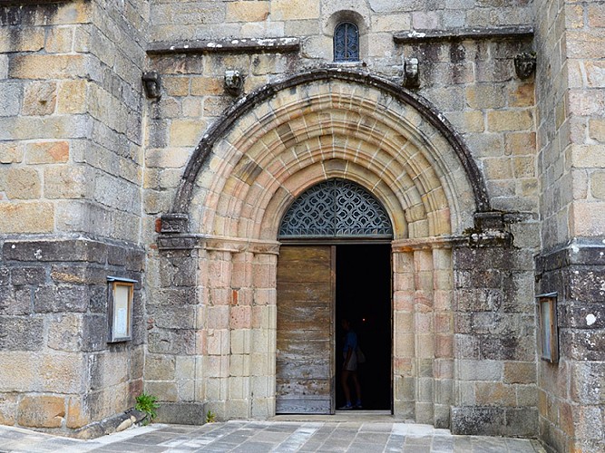 eglise-saint-priest-ligoure