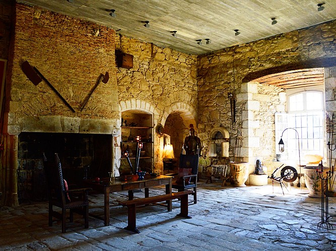 chateau-chalus-chabrol©Hélène_B(2)