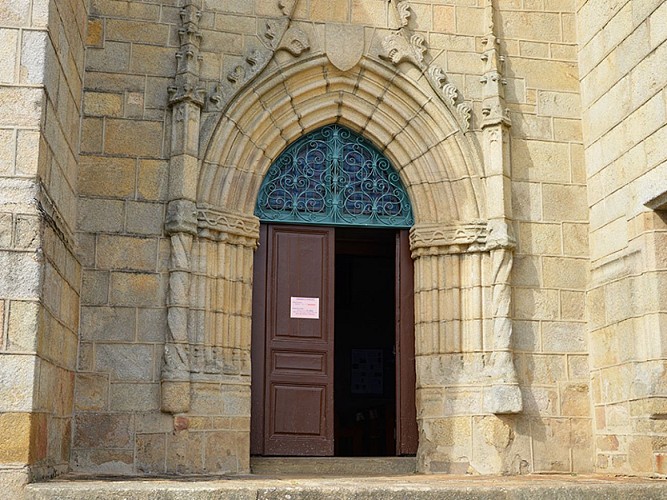 eglise-saint-jean-baptiste-nexon-portail-d-entree