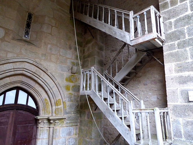 Eglise Saint-Martial - Escalier en bois