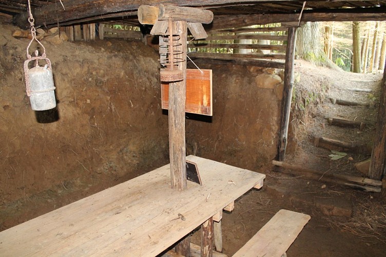 Caches des Maquisards de la forêt de Boubon