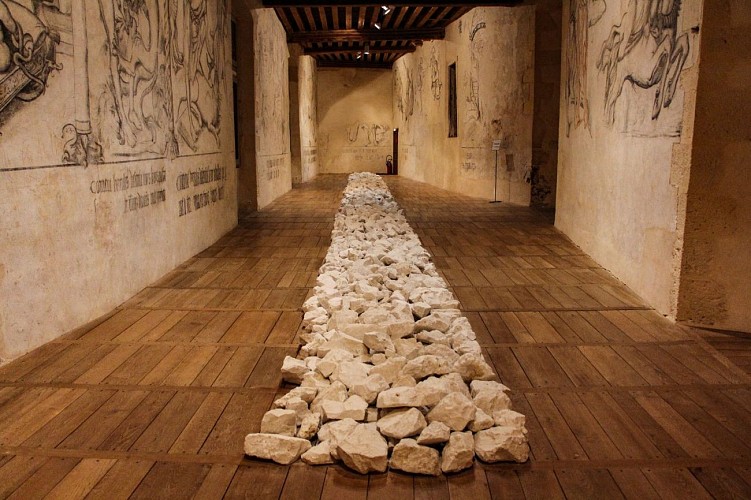 rochechouart_2019_opol-fresque-hercule-chateau