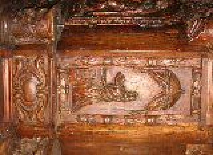 Tabernacle d'un retable du XVII°s (Eglise)