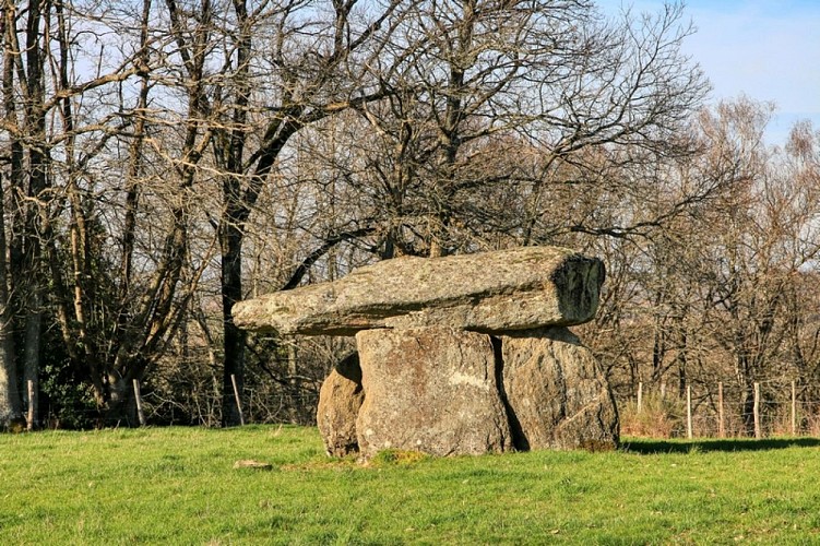 Dolmen de Pierre Levée