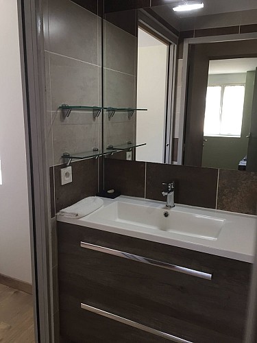 SUITE JUMELLE CHAMBRE D'HÔTES AU DOMAINE DES PIERRES JUMELLES