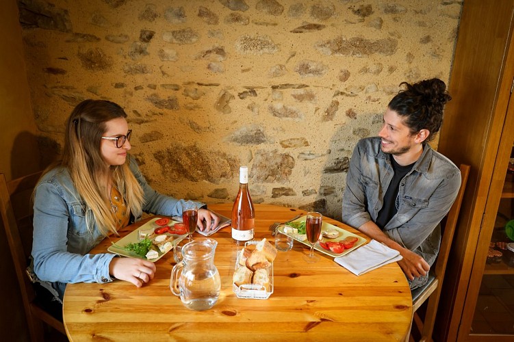 SUITE JUMELLE CHAMBRE D'HÔTES AU DOMAINE DES PIERRES JUMELLES