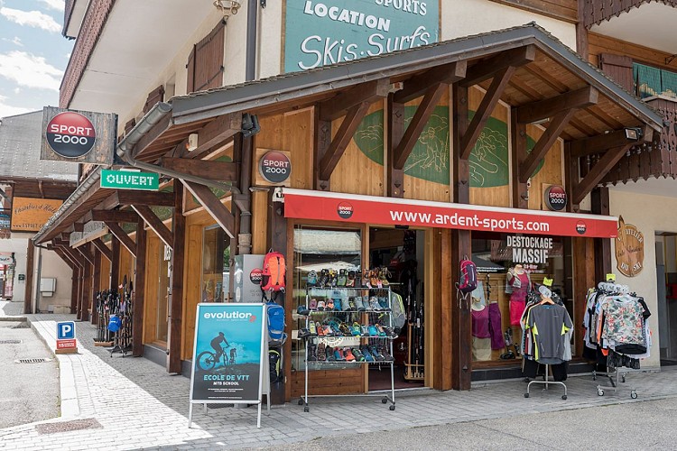 Ardent Sports, village center