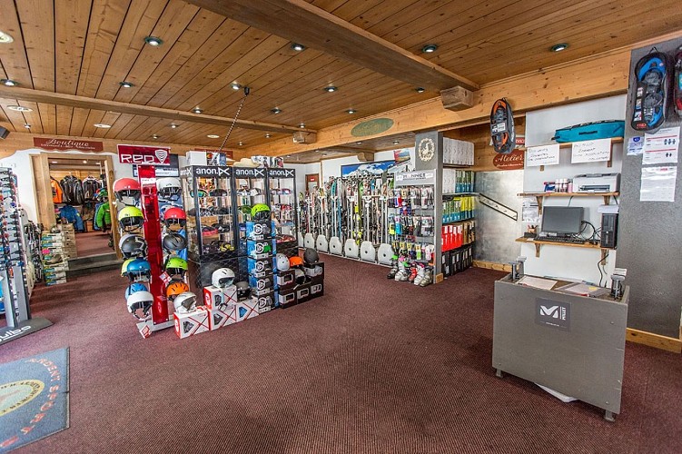 Ardent Sports, village center