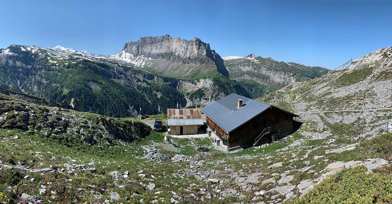 Grenairon mountain refuge