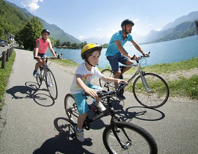 Pédal' Douce : location de vélos autour du lac d'Annecy