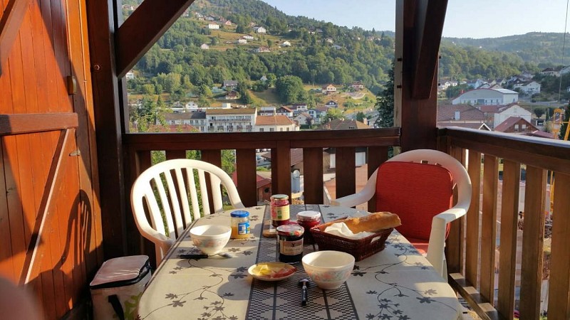 Apartment 4 people - Moutier des Fées - downtown and sunny balcony