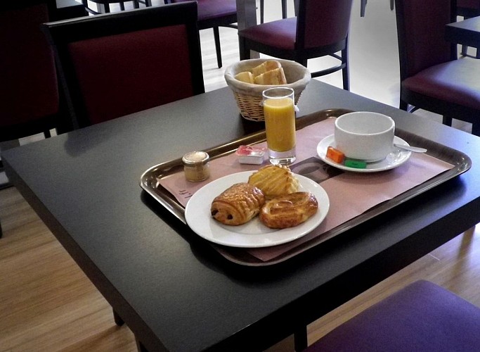 Hôtel The Originals Aster