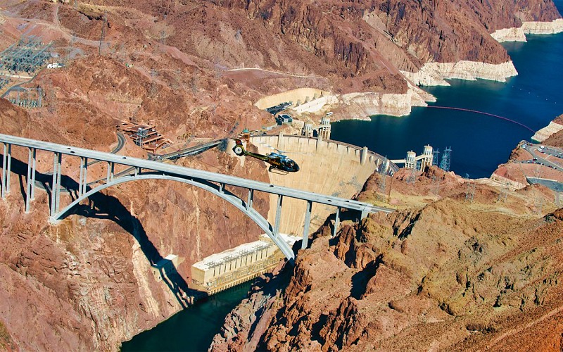 hoover dam helicopter tour from las vegas