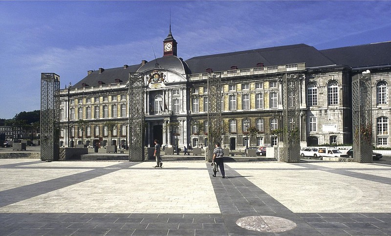 Place Saint-Lambert.