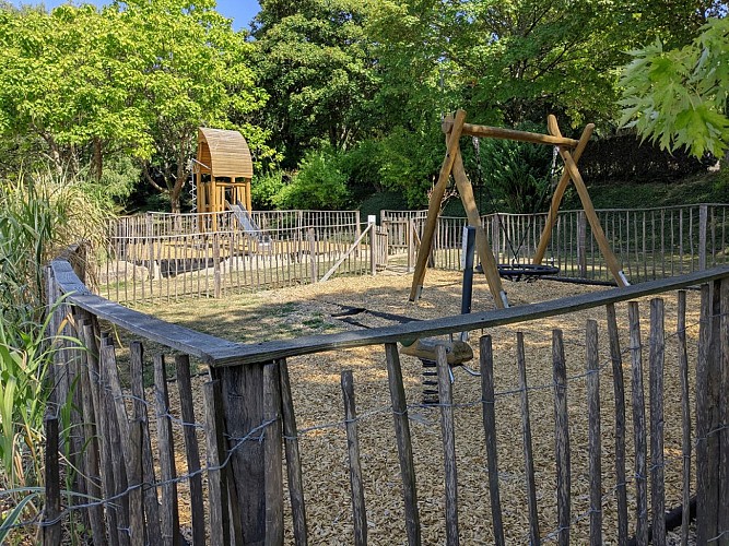 aire de jeux étang du Cheix