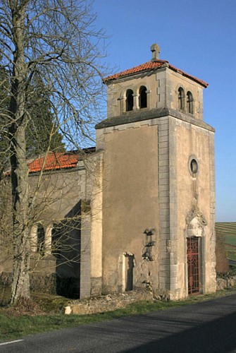 Monument aux mort et chapelle de Regniéville, village détruit