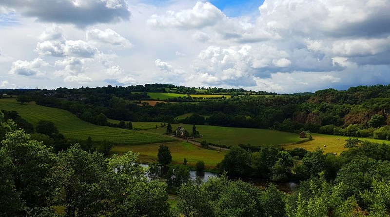Vue sur la vallée - Kotaventure