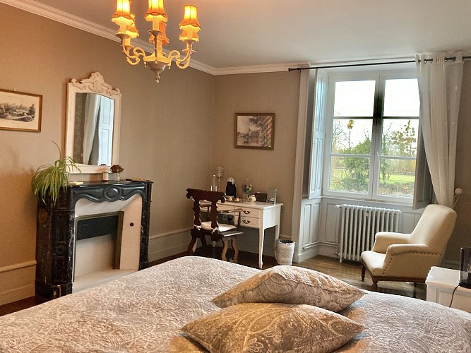 CHÂTEAU DE LA PREUILLE - CHAMBRE 1350