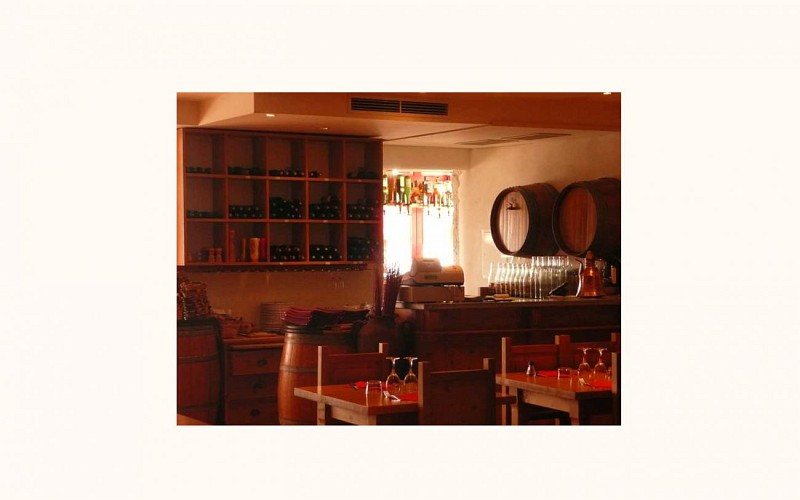 Restaurant-Ispeguy-SALLE1440X900