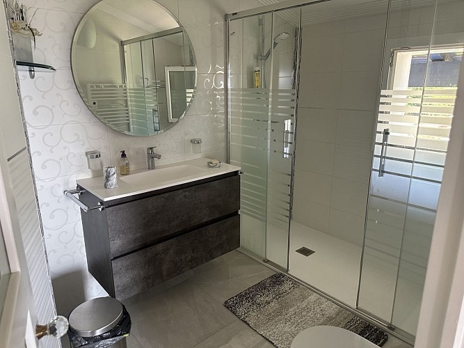 Chambre d'hôtes Gain-Eder - Salle d'eau chambre 1