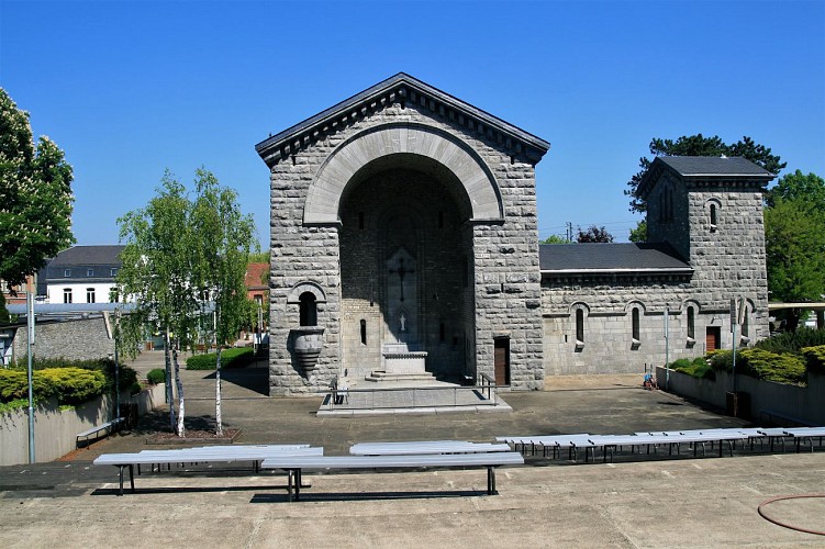 Sanctuaire de Beauraing et site des apparitions