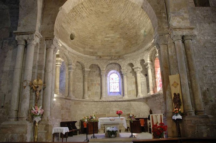 Choeur de l'église Saint-Pierre de Nant 