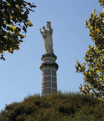 Statue de la Vierge / Madone