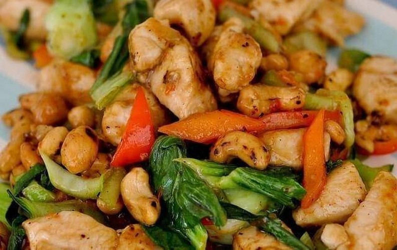 Poulet-sauté-aux-noix-de-cajou