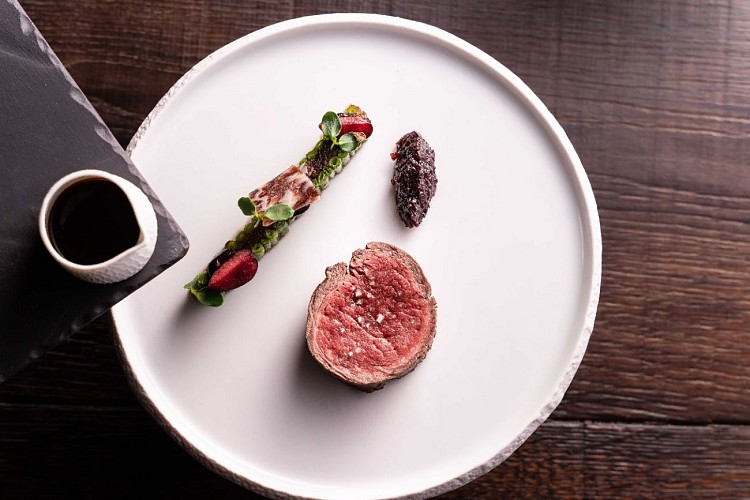 Le filet de boeuf race normande, haricots verts et cerise (4)