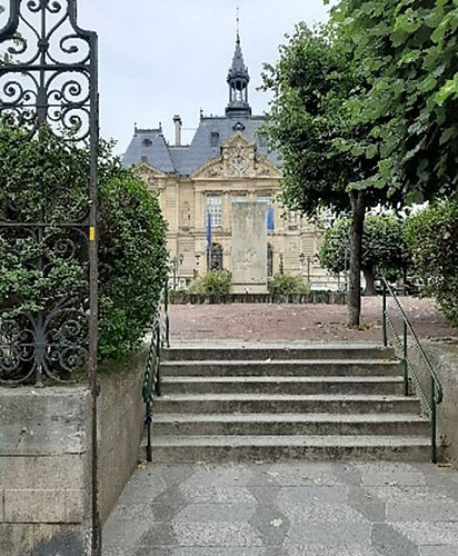 Du Parc du château à la Mairie de Suresnes