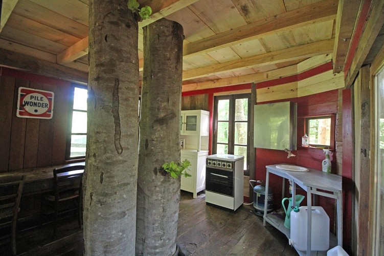 Cabane du "Vieux Huraud" à Saint Sylvestre en Haute-Vienne (Nouvelle Aquitaine) - grande cabane_7