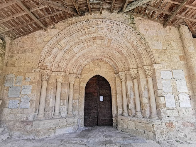 Portail de l'église Saint-Martin - Jugazan