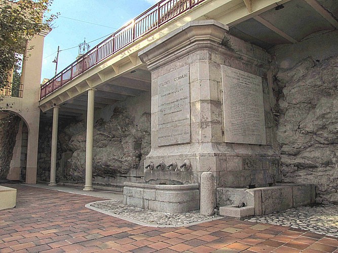 LES PENNES MIRABEAU : La fontaine de Vento ou des 4 canons (43°24'35.93"N 5°18'38.44"E)