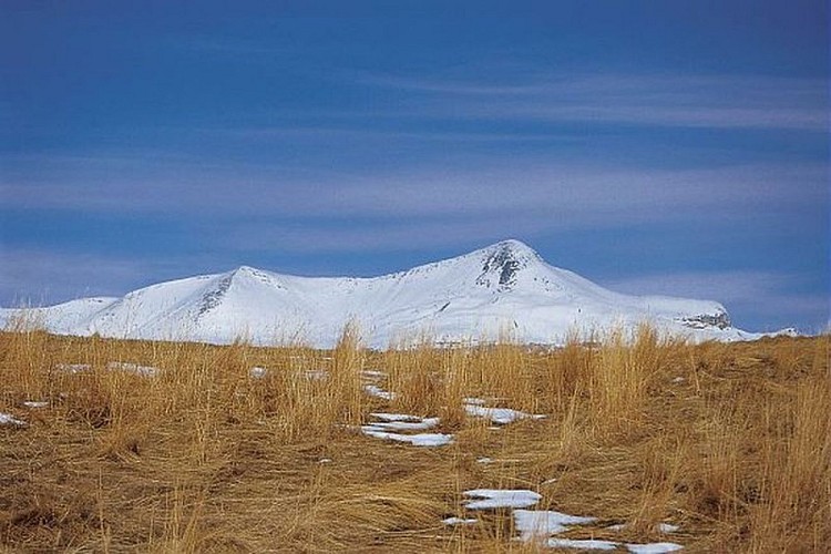 Le mont Mounier en automne,recouvert des premières neiges, depuis le mont Brussière à Beuil