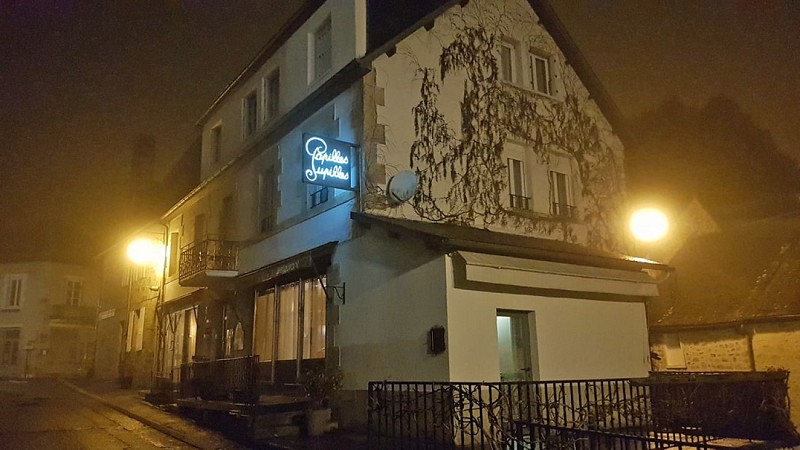 Aux Papilles d'Egletons - Hôtel