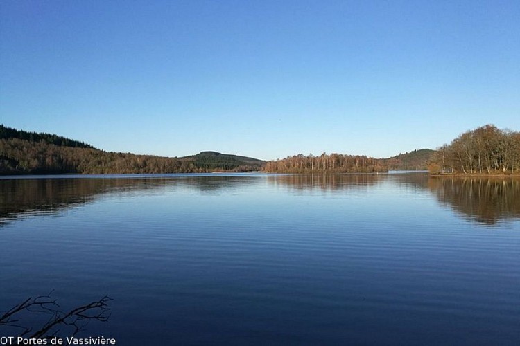 Un des plus grands lacs artificiels de France : Vassivière
