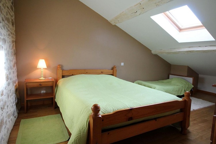 Chambre Capucine : 1 lit de 140, 1 lit enfant, 1 lit bébé_10