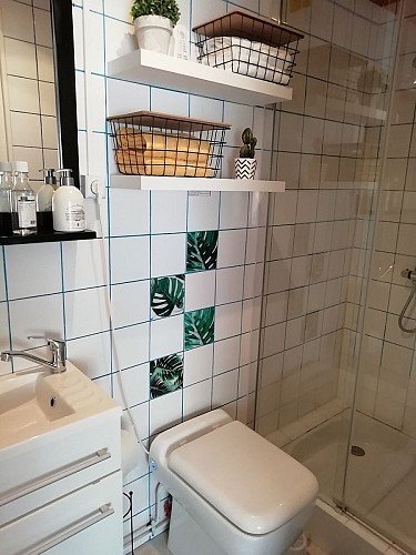 st-pierre-des-echaubrognes-chambres-dhotes-salle-de-douche