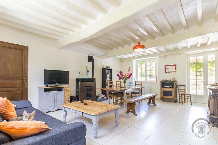 salle petit déjeuner chambre d'hôte