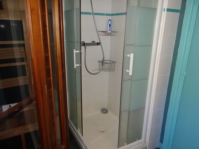 Gîte-Martin-St -Martin-De-Gurson-douche