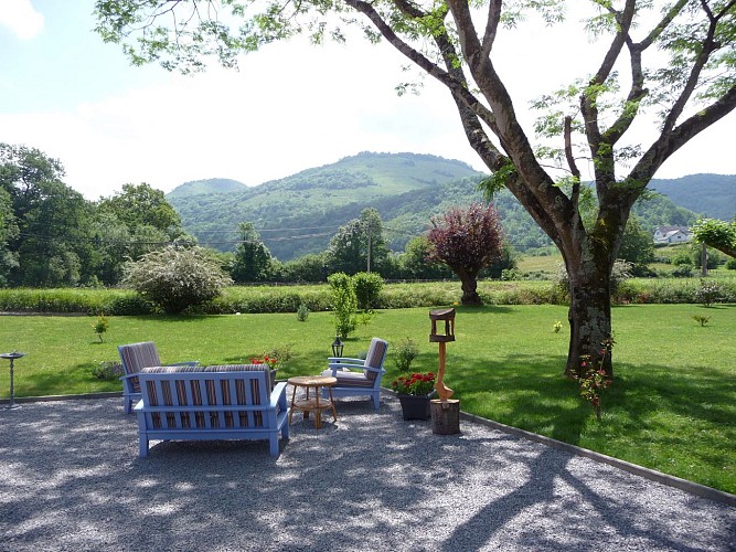 03_Chambre d'hôtes les Abeilles_vue de la terrasse