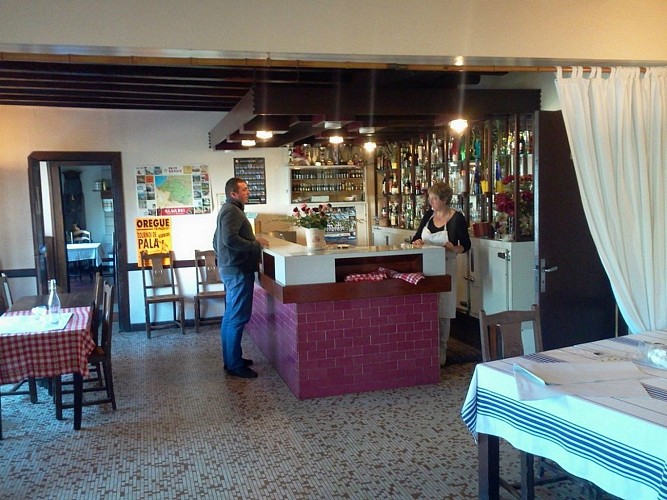 Hôtel-restaurant Mendibilenea - 64120 Amorots (7)