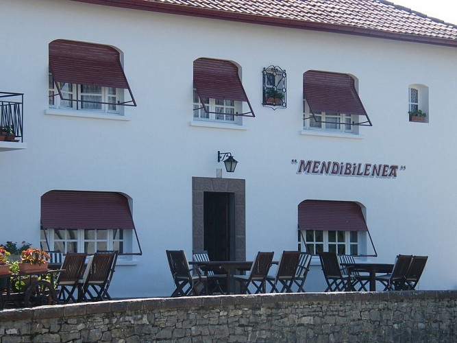 Hôtel-restaurant Mendibilenea - 64120 Amorots (2)