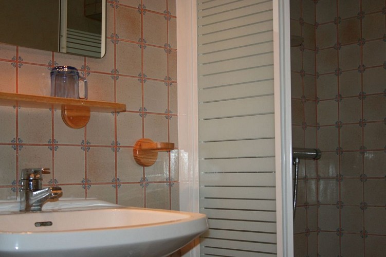 15_Maison Bergès_Salle d'eau_Barcus64130