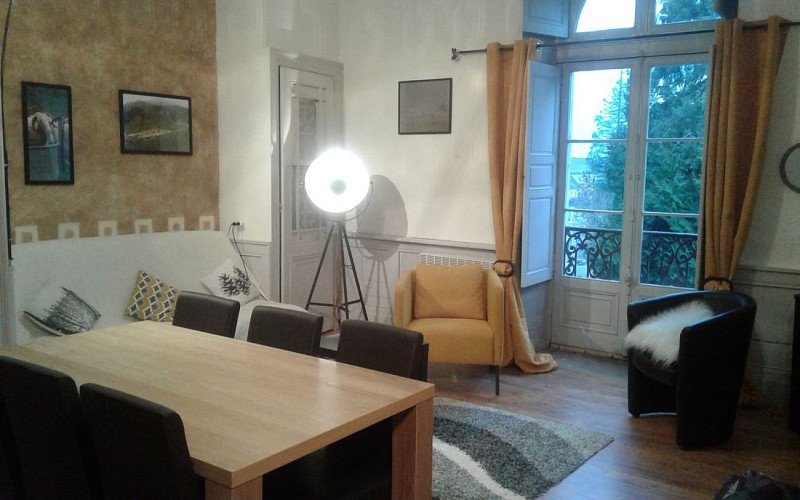 MEUBLE LARRACHEASaM salon