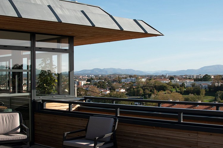 La-table-des-Compagnons-02